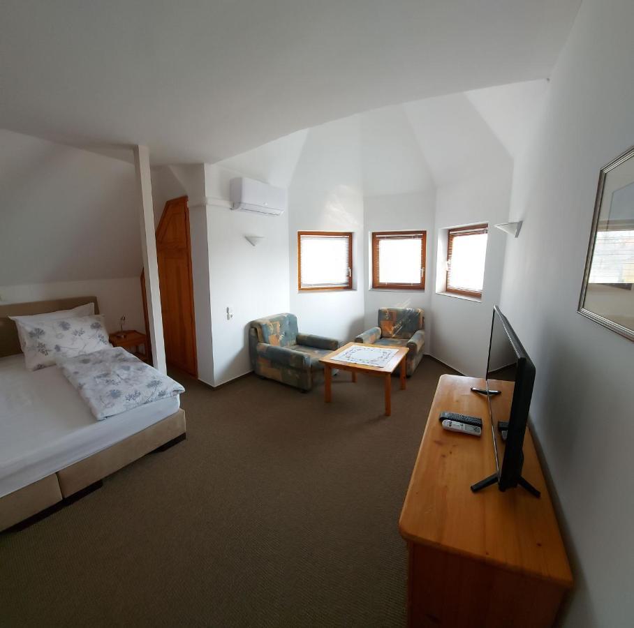 Hotel Emil Porta Balatongyörök Exteriér fotografie