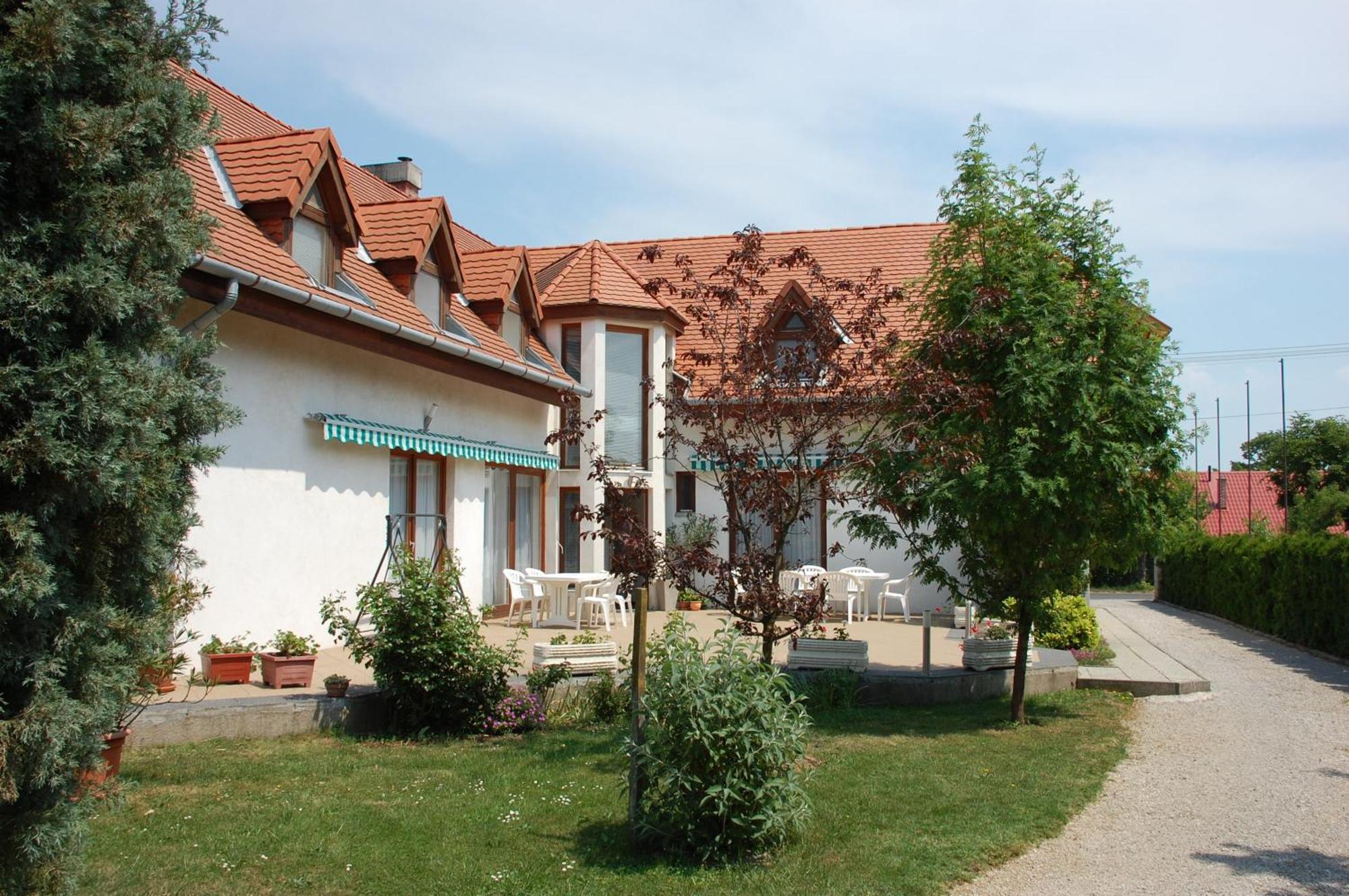 Hotel Emil Porta Balatongyörök Exteriér fotografie